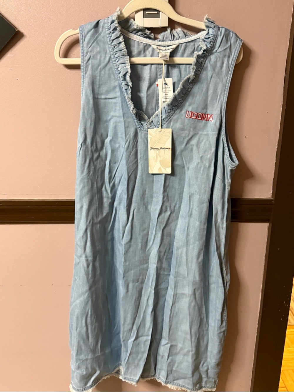 NWT Tommy Bahama Light Blue Chambray Shift with Red UCONN Embroidery size L